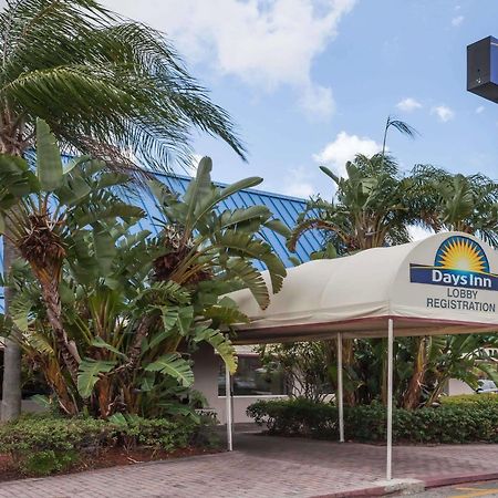 Days Inn By Wyndham West Palm Beach Eksteriør billede