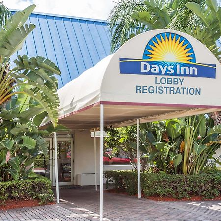 Days Inn By Wyndham West Palm Beach Eksteriør billede