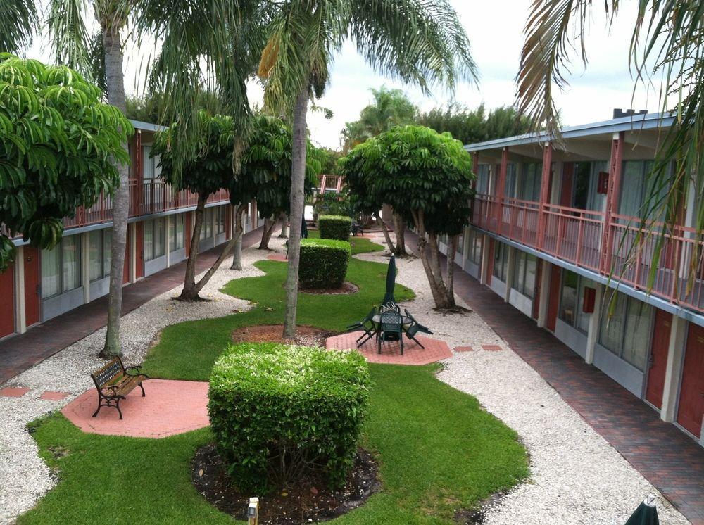 Days Inn By Wyndham West Palm Beach Eksteriør billede