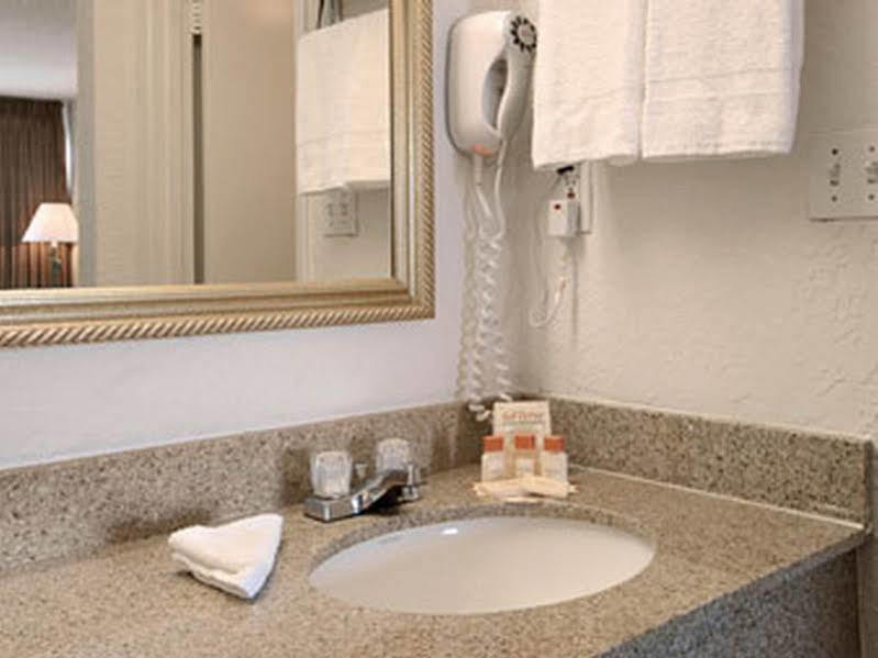 Days Inn By Wyndham West Palm Beach Eksteriør billede