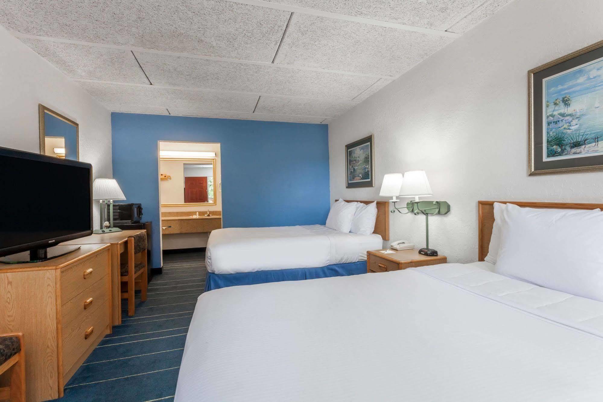 Days Inn By Wyndham West Palm Beach Eksteriør billede