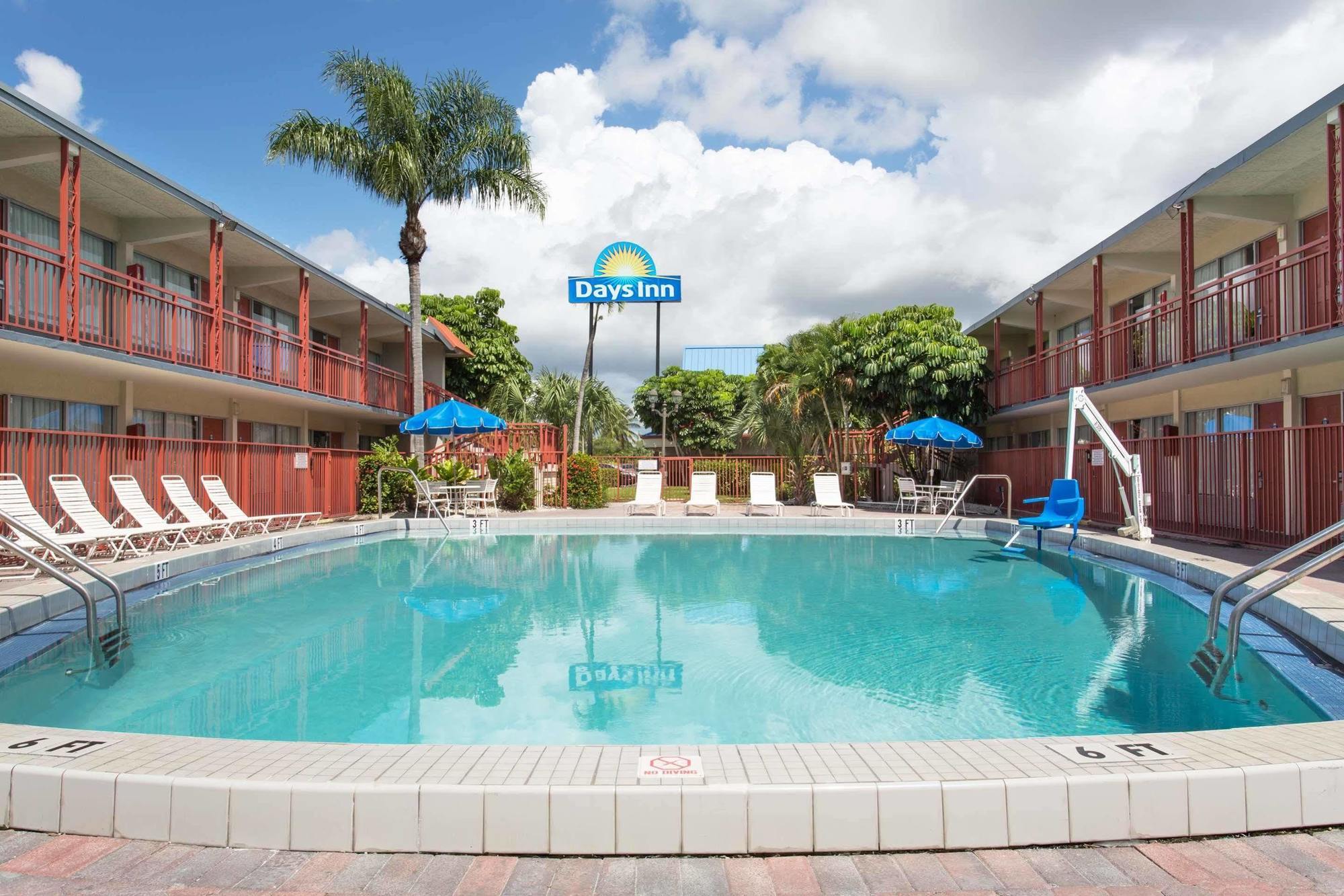 Days Inn By Wyndham West Palm Beach Eksteriør billede